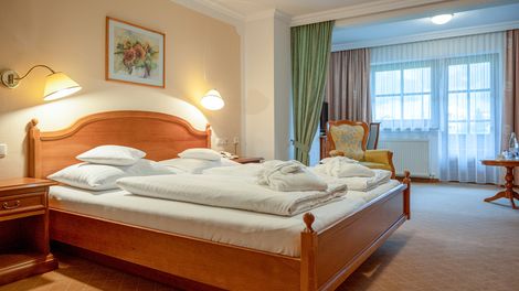 Hotel Waldheim Mayrhofen Juniorsuite Bett
